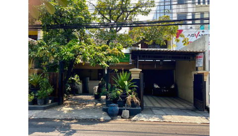Dijual Rumah Raya Mulyosari